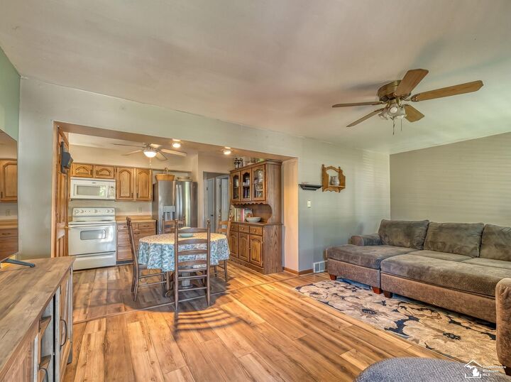 Property Photo:  1263 Maple Boulevard  MI 48162 