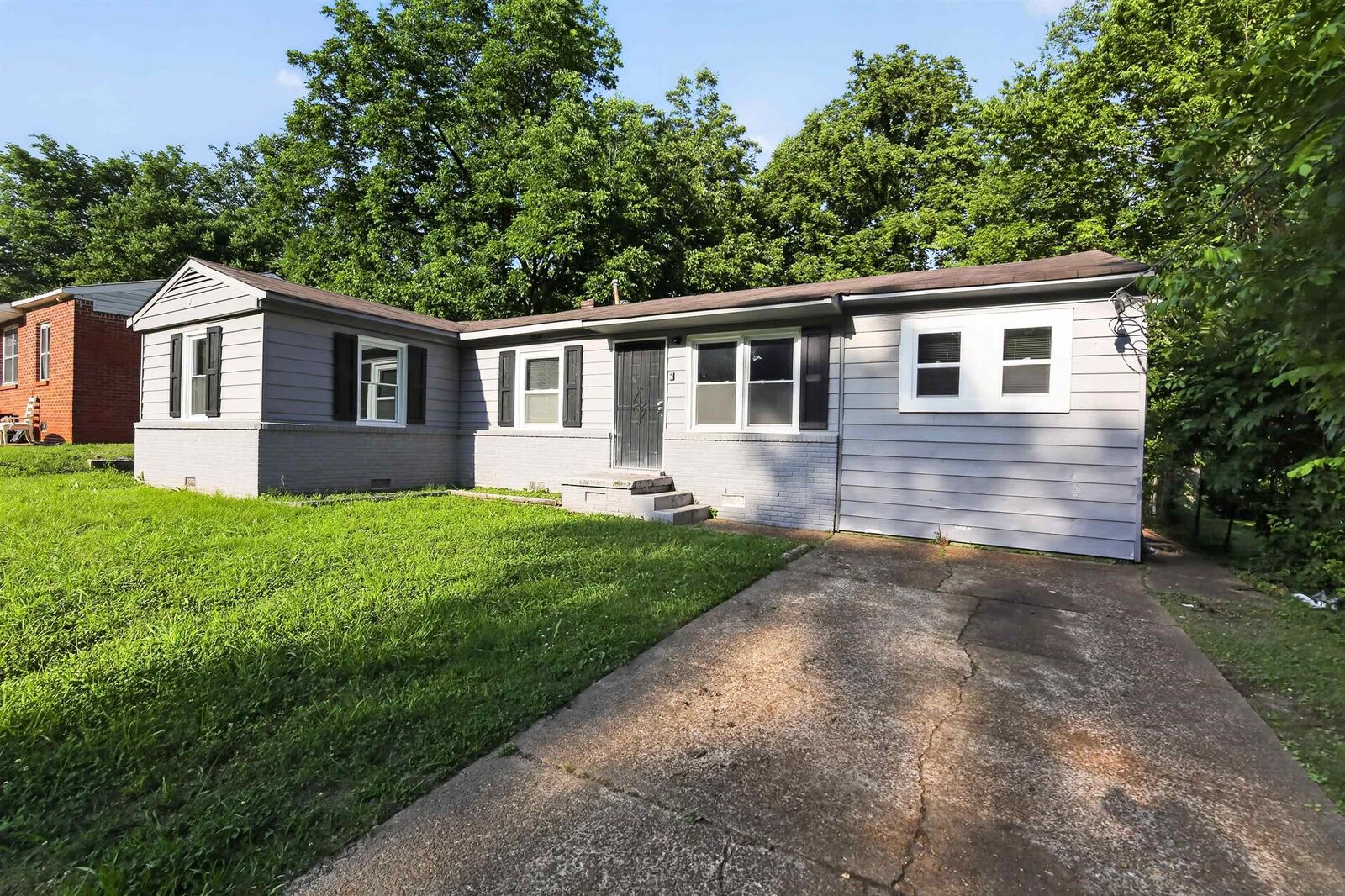 Property Photo:  3696 Debby Dr  TN 38127 