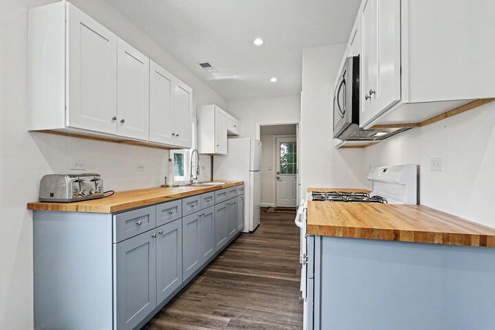 Property Photo:  93402 Lee Street  MI 49047 
