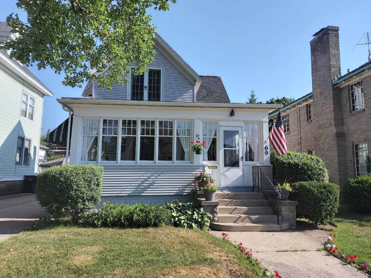 Property Photo: 69 W 12th Street MI 49423