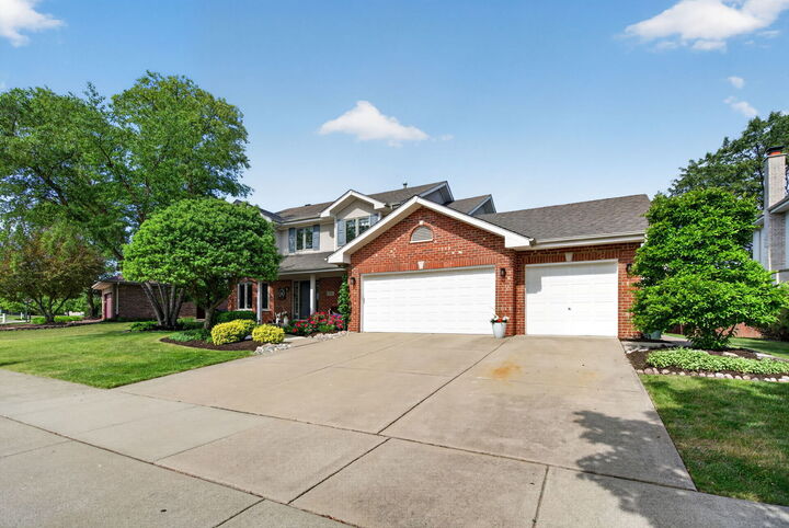 Property Photo: 19612 Silverside Drive IL 60487