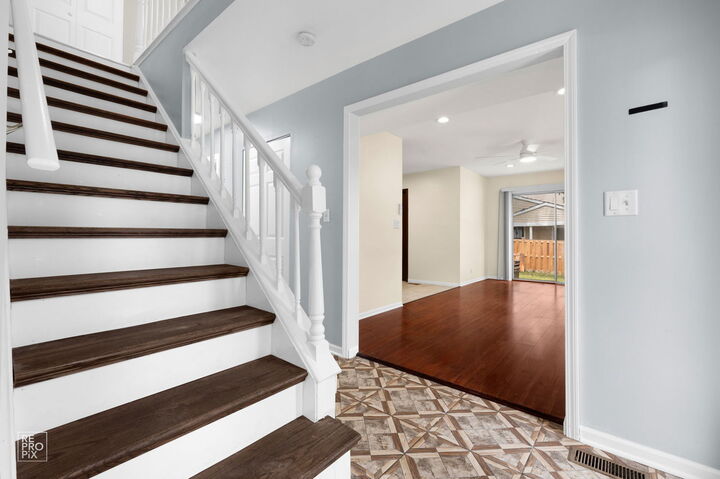 Property Photo: 1914 Flintshire Drive 1914 IL 60194