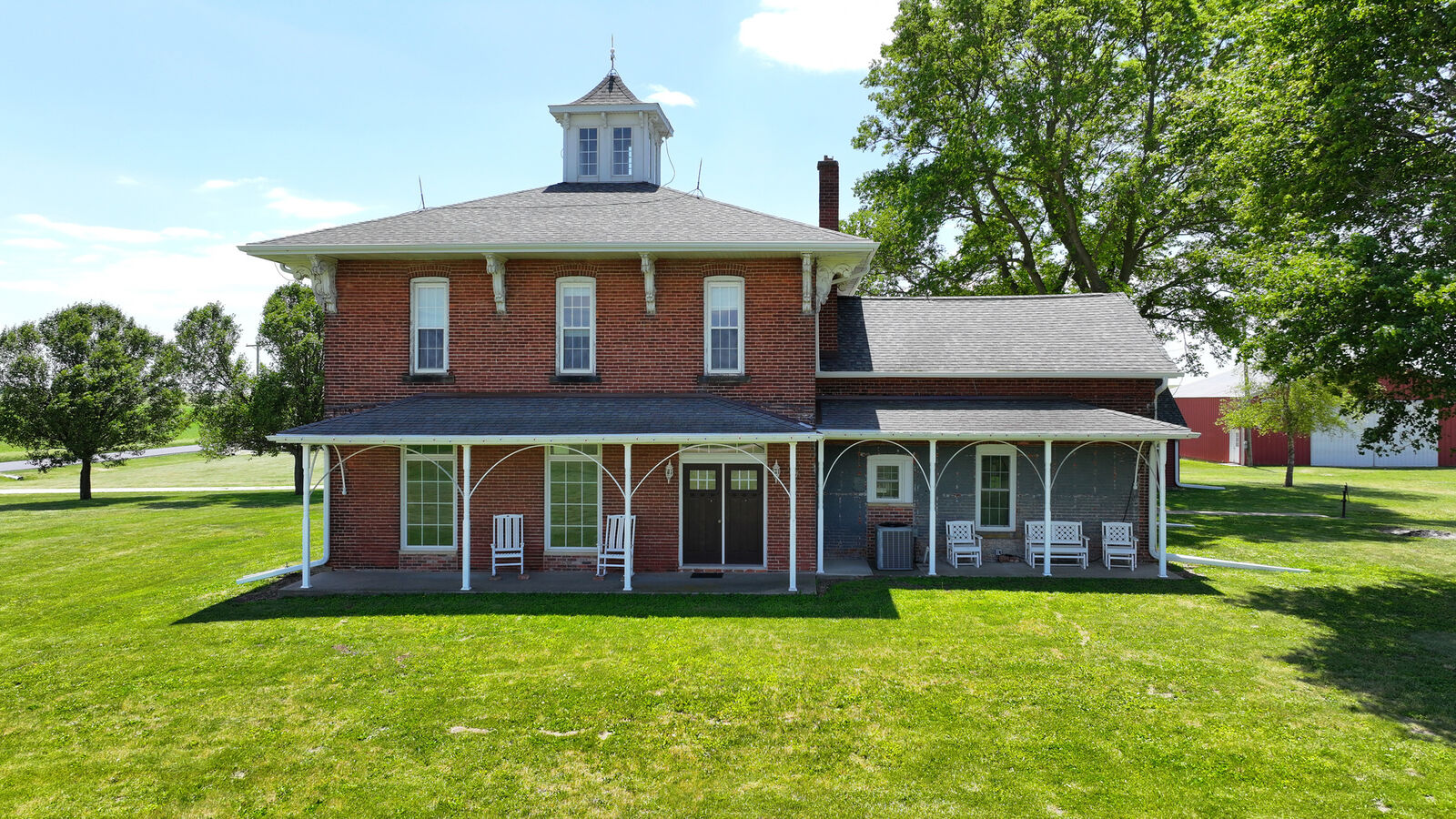 Property Photo: 17331 Hillside Road IL 61270