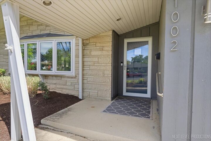 Property Photo:  1002 Holly Court  IL 60441 