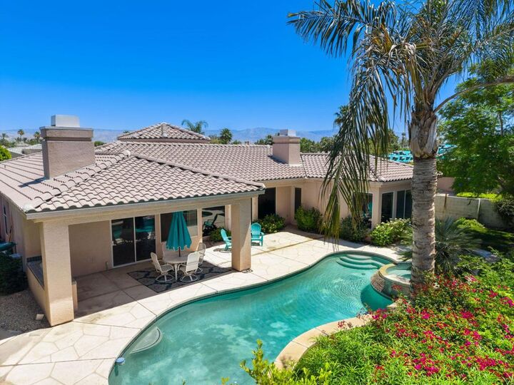 Property Photo:  31 Sherwood Road  CA 92270 
