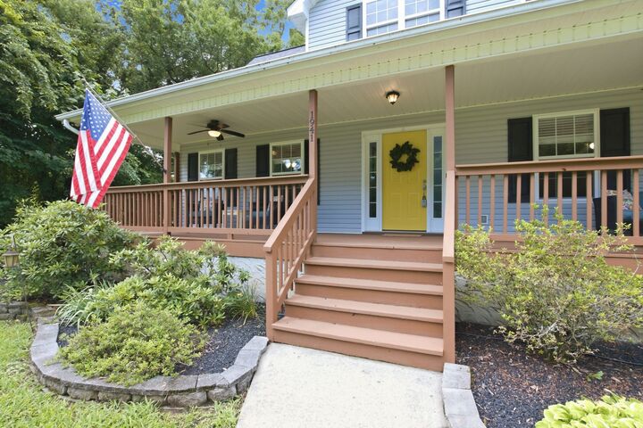 Property Photo:  1941 Thompson Rd  TN 37128 