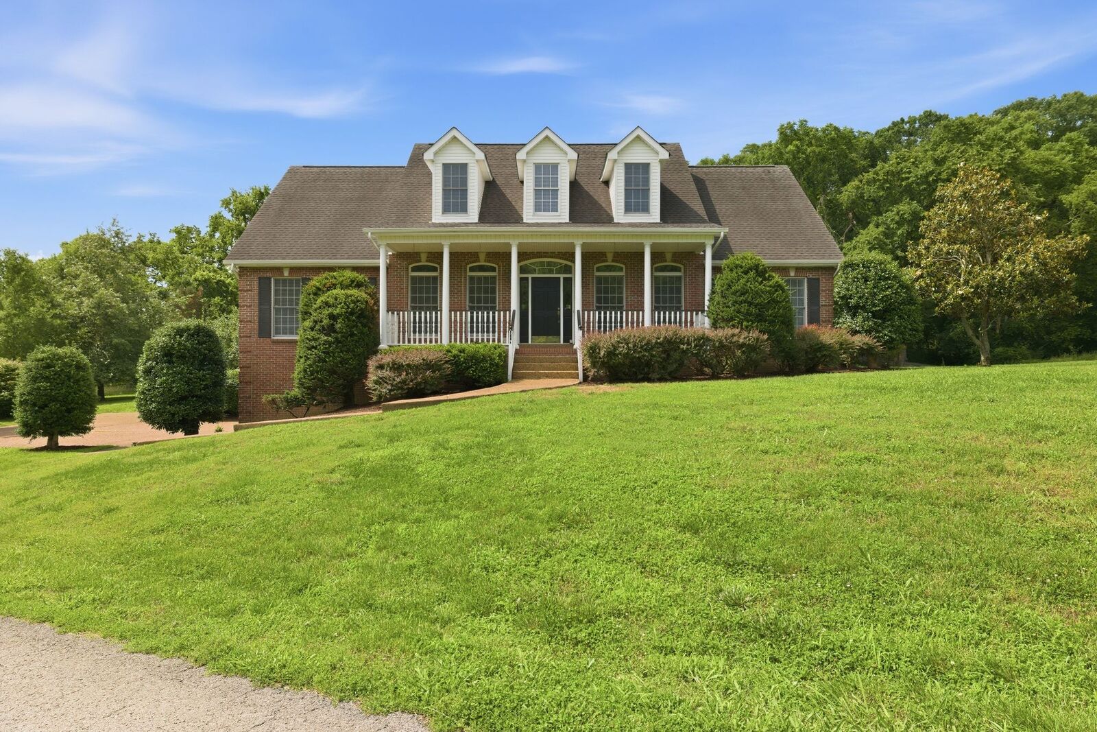 Property Photo: 4325 Long Ln TN 37064