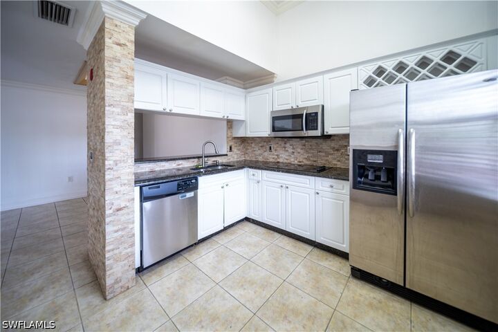 Property Photo: 3407 Winkler Avenue 304 FL 33916