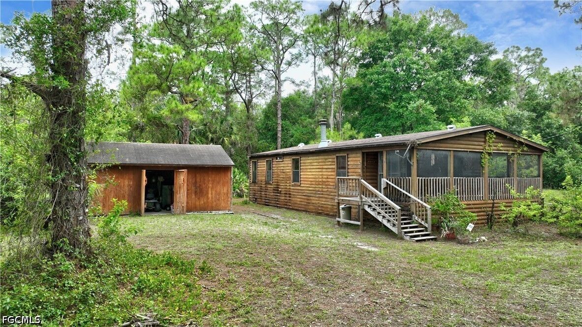 Property Photo: 5370 Pioneer 17th Street FL 33440