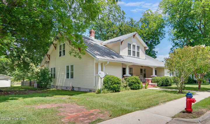 Property Photo:  206 W Foy Street  NC 28574 