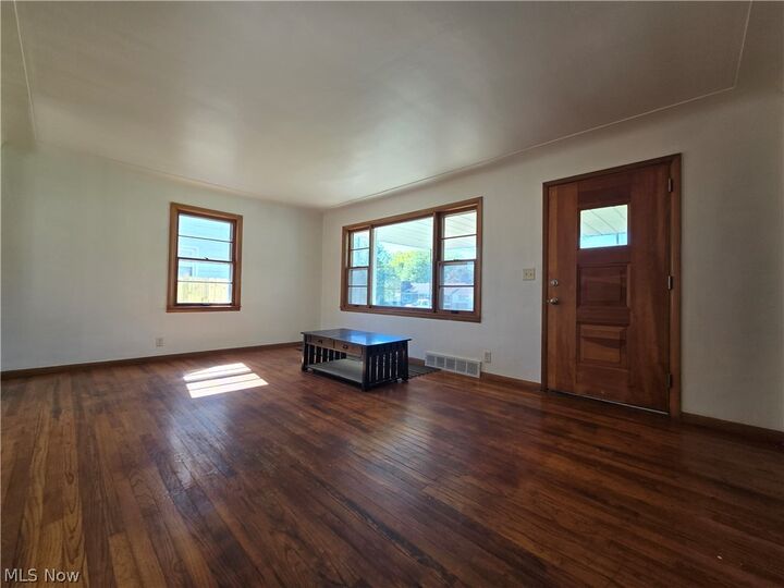 Property Photo: 1122 Detroit Avenue OH 44502
