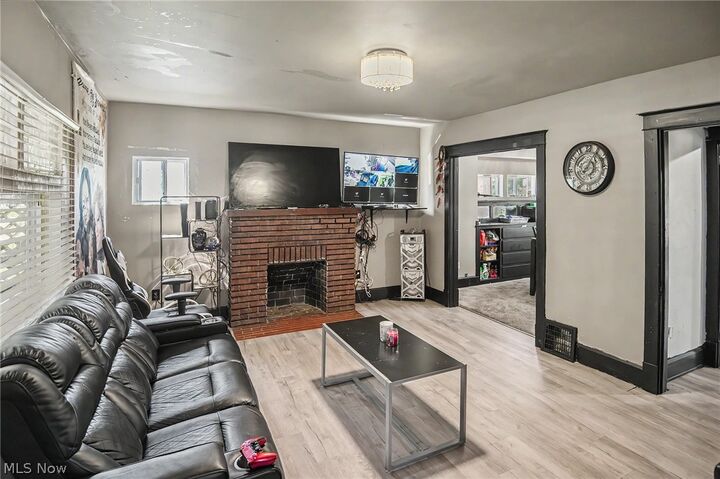 Property Photo:  32 E Avondale Avenue  OH 44507 