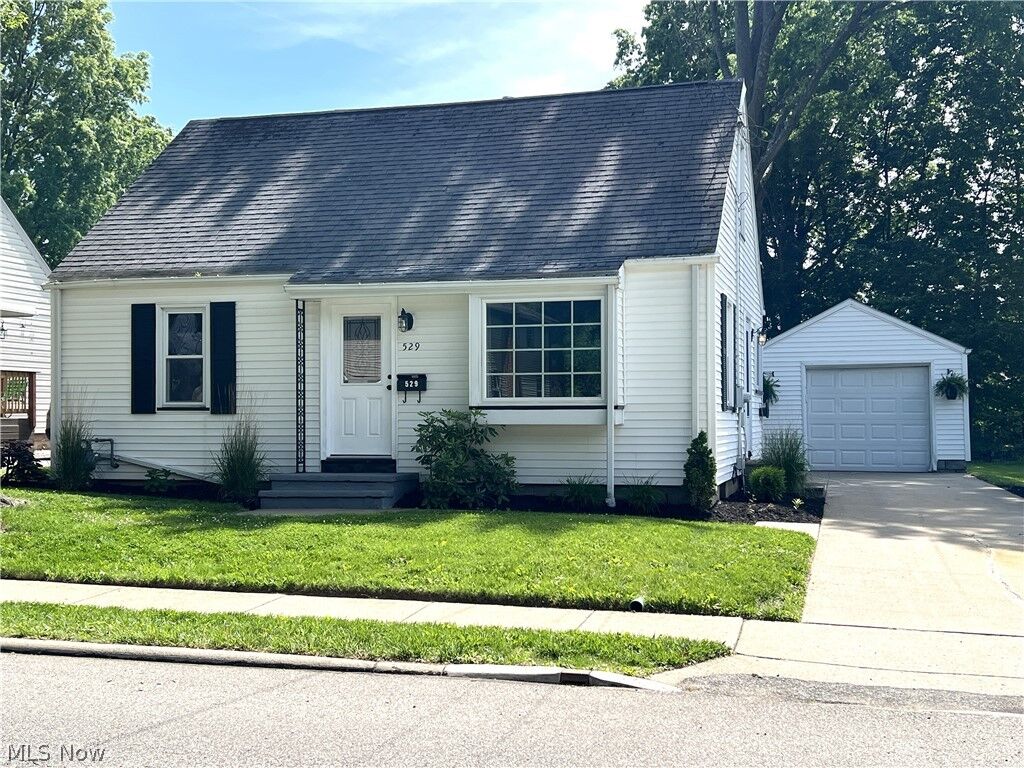 Property Photo:  529 S Madison Avenue  OH 44460 