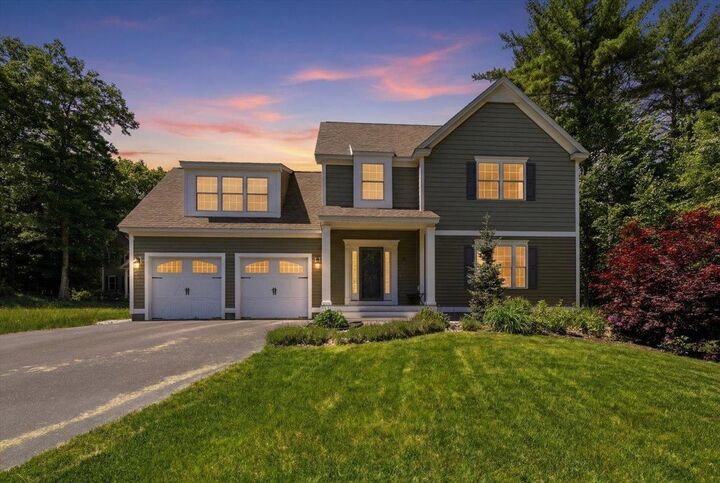 Property Photo:  18 Hawthorne Drive  NH 03032 