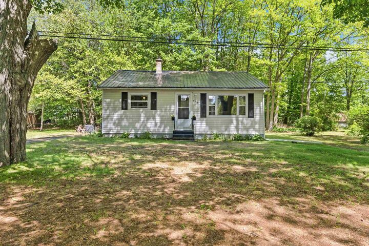 998 Maple Avenue — photo 1