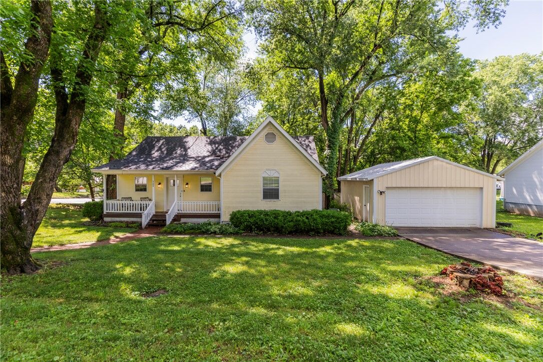 Property Photo:  304 Phillips Street  AR 72616 