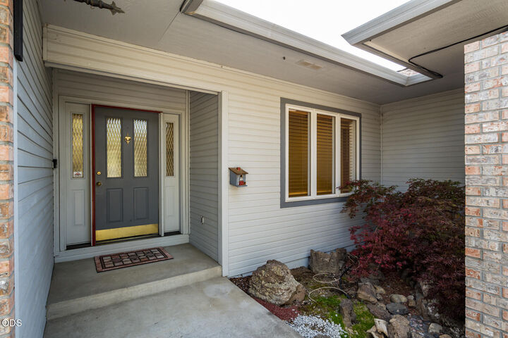 Property Photo:  64507 McGrath Road  OR 97701 