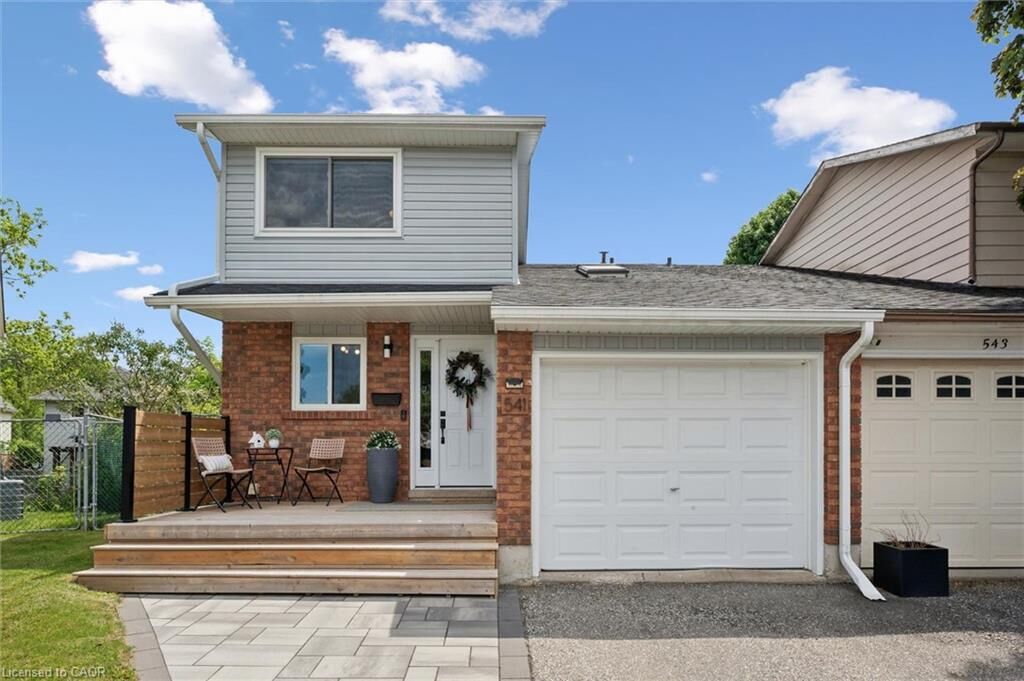 Property Photo:  541 Shingle Bridge Place  ON N3H 5C4 