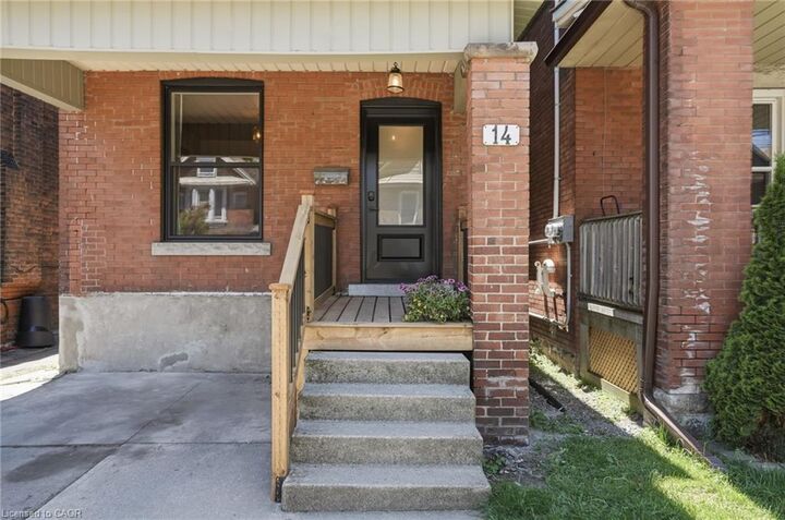 Property Photo:  14 Cumberland Avenue  ON L8M 1Y7 