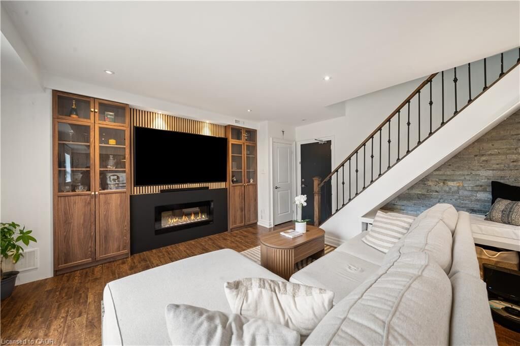 Property Photo:  469 Claridge Road 4  ON L7N 2S1 