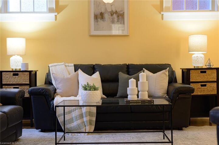 Property Photo:  16 Borden Avenue N  ON N2H 3J1 