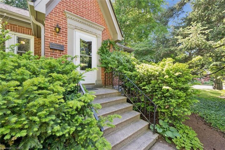 Property Photo:  3 McCrae Boulevard  ON N1G 2B9 