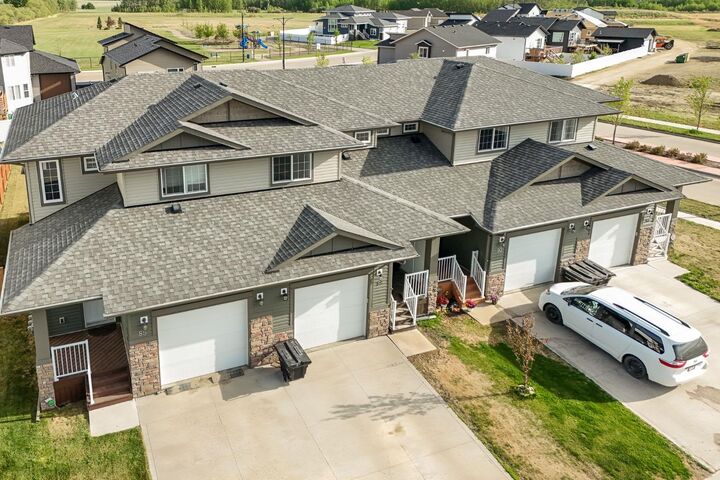Property Photo:  89 Metcalf Way  AB T4L 0J9 