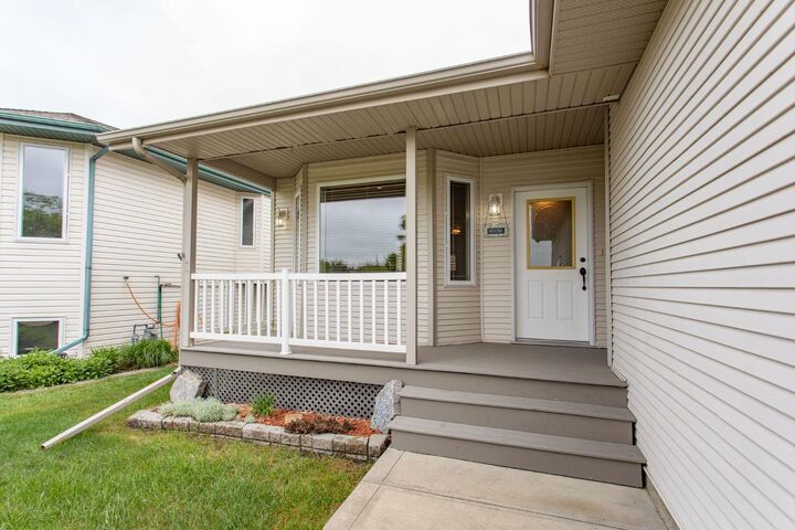 Property Photo: 189 Lampard Crescent AB T4R 2W6