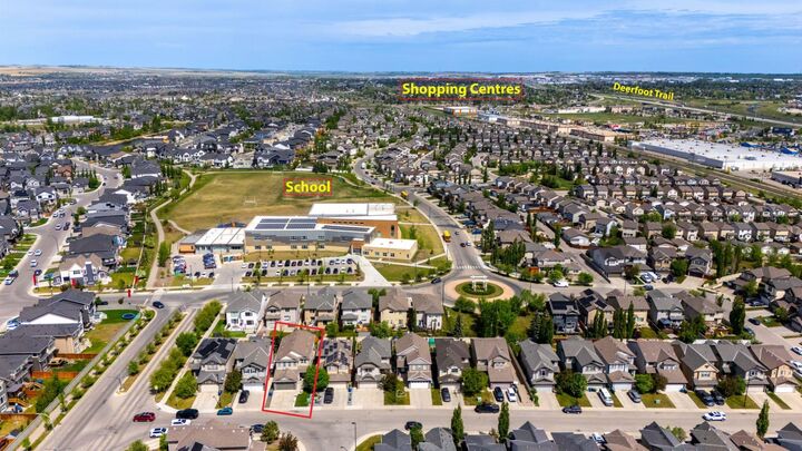 Property Photo: 203 Morningside Circle SW AB T4B 0L7