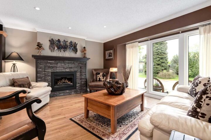 Property Photo:  180 Parkridge Place SE  AB T2J 4V9 
