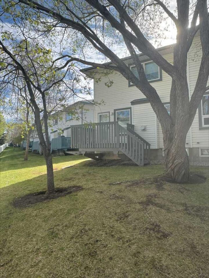 Photo de la propriété: 402 Citadel Heights NW AB T3G 4A1