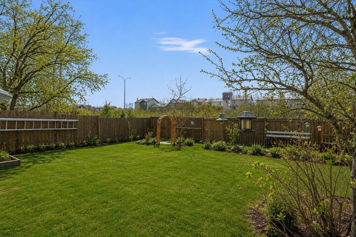 Property Photo:  72 Marquis Place SE  AB T4A 1Z1 