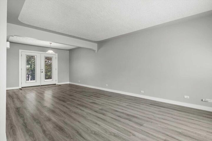 Property Photo:  1615 22A Street NW  AB T2N 2N8 