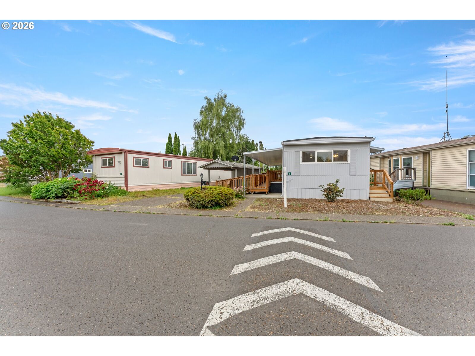 Property Photo:  570 N 10th Ave 6  OR 97113 