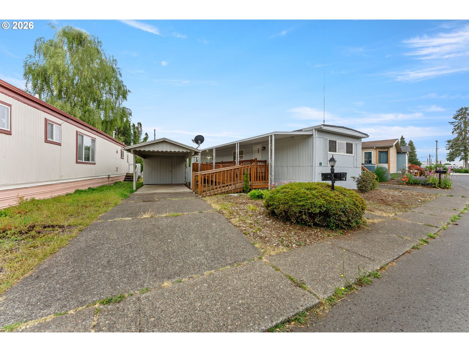 Property Photo:  570 N 10th Ave 6  OR 97113 