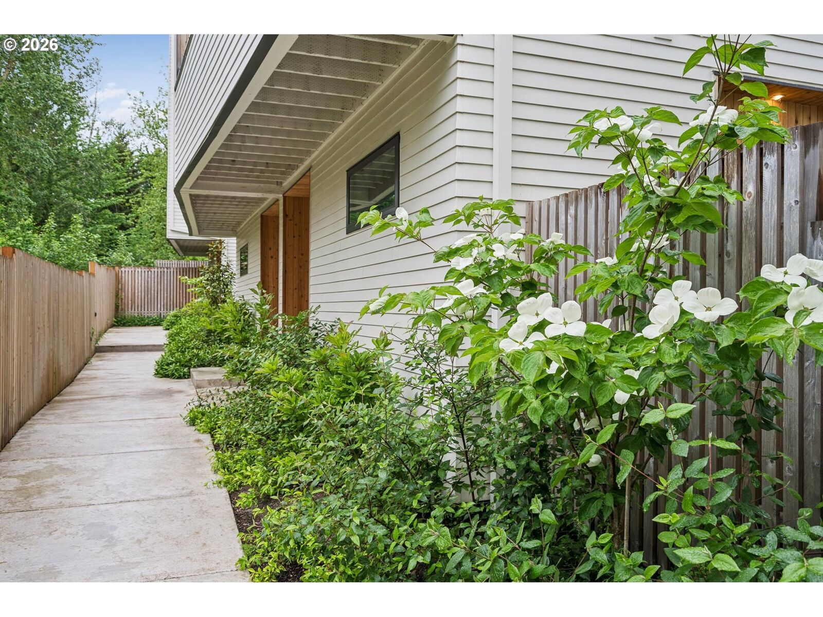 Property Photo:  4619 N Campbell Ave 8  OR 97217 