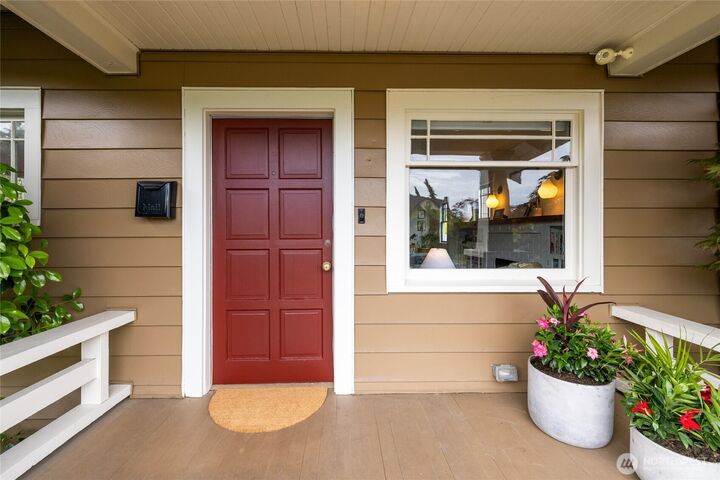 Property Photo: 920 N Sheridan Avenue WA 98403
