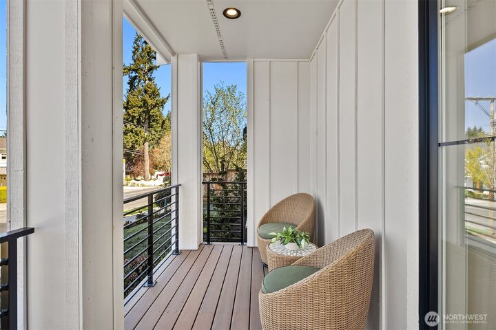 Property Photo:  319  18th Avenue  WA 98033 