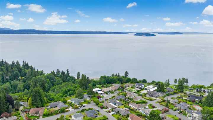 Property Photo:  507  View Ridge Drive  WA 98203 
