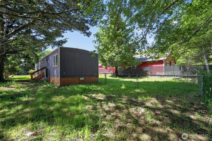 Property Photo: 206 E Rain Street WA 98569
