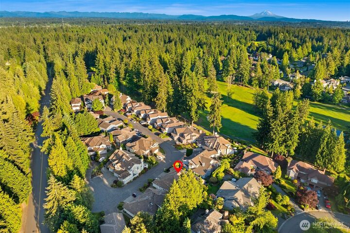 Property Photo:  2000  Village Green Drive 18  WA 98012 