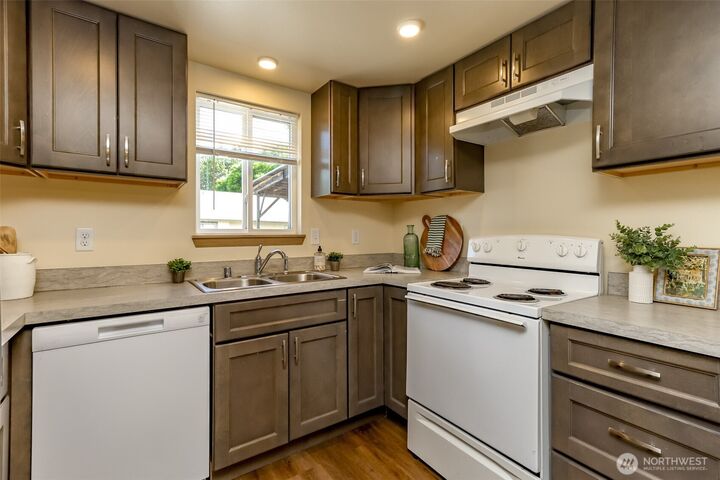 Property Photo: 2907 NE 57th Avenue WA 98422