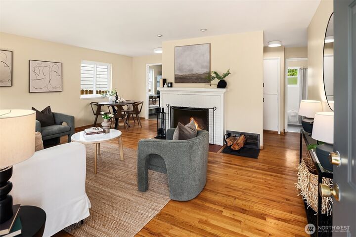 Property Photo: 5028 41st Avenue SW WA 98136