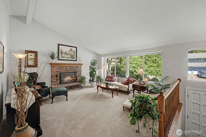 Property Photo: 19719 41st Avenue NE WA 98155