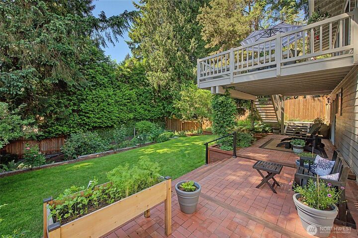Property Photo:  19719  41st Avenue NE  WA 98155 