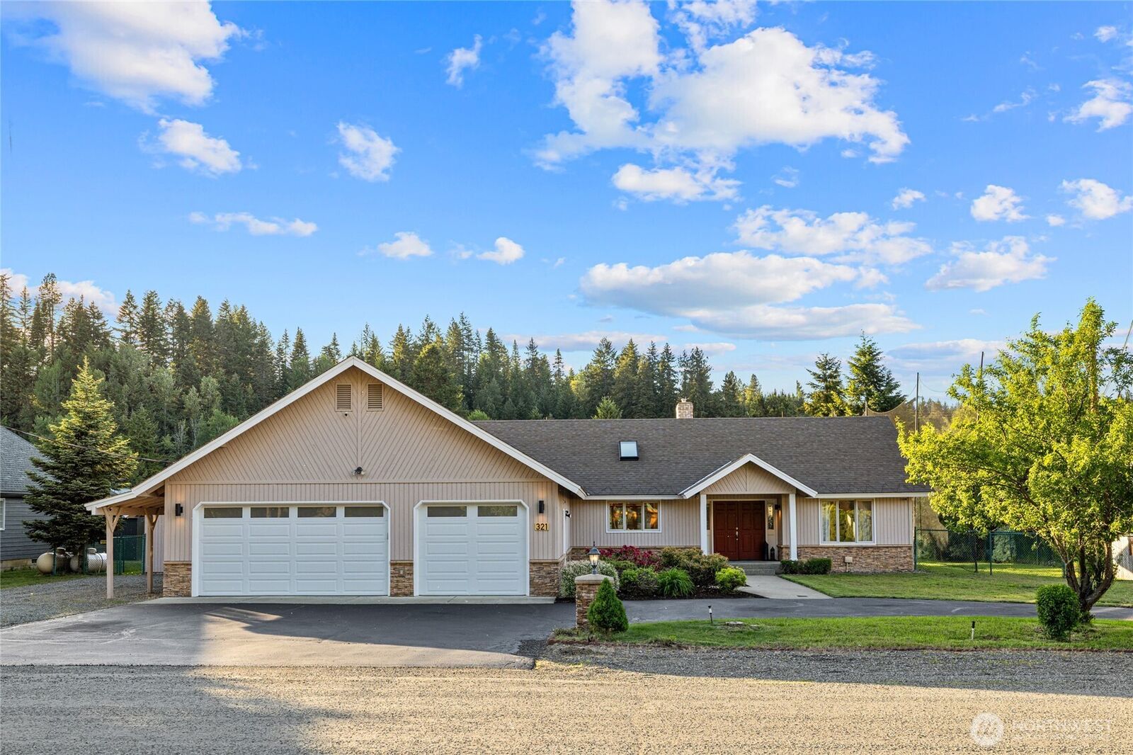 Property Photo:  321  Pebble Beach Drive  WA 98922 