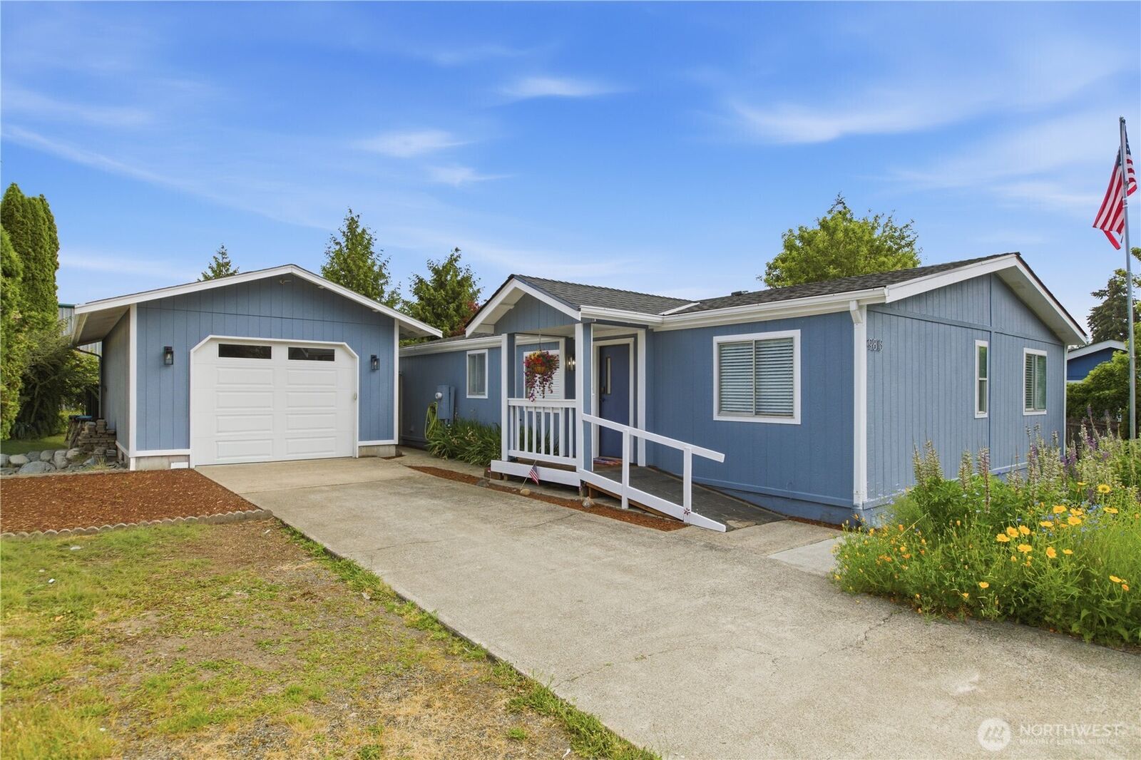 Property Photo:  9813  189th Street E  WA 98375 