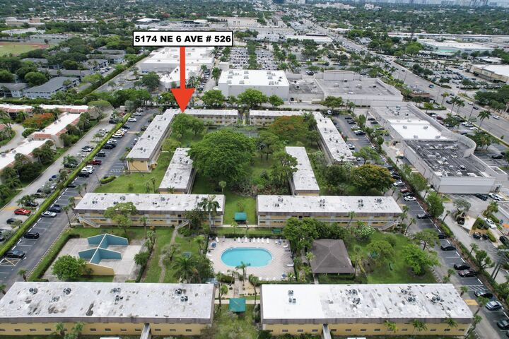 Property Photo:  5174 NE 6th Avenue 526  FL 33334 
