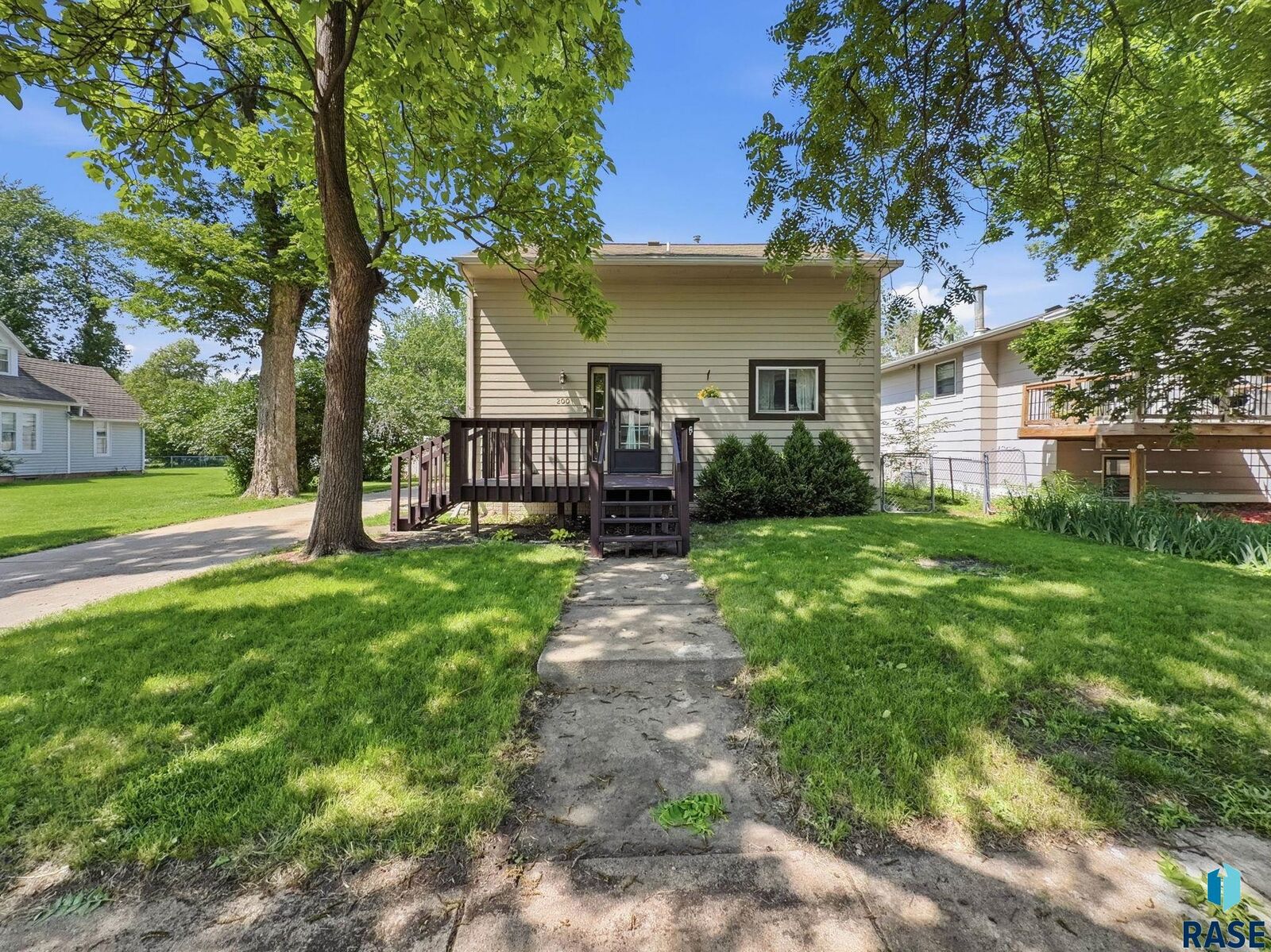 Property Photo:  200 W Lotta St  SD 57105 