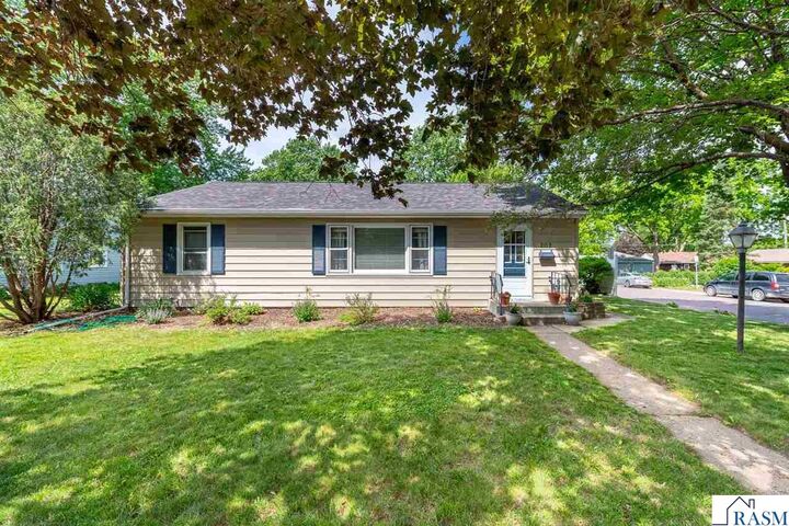 Property Photo:  202 Ellis Avenue  MN 56001 